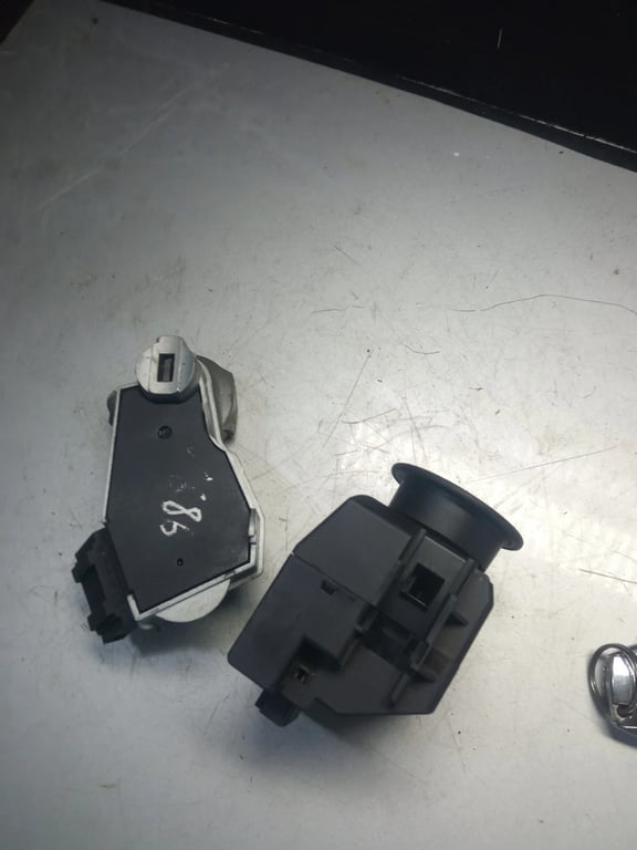 2115450608 A2034621130 IGNITION SWITCH LOCK  for MB