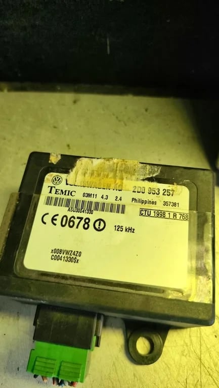 2D0906019C 0281010587 2D0953257 ECU for VW