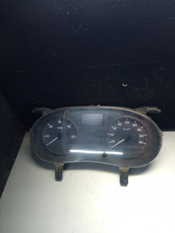 21670916 P8200467952 INSTRUMENT CLUSTER for RENAULT