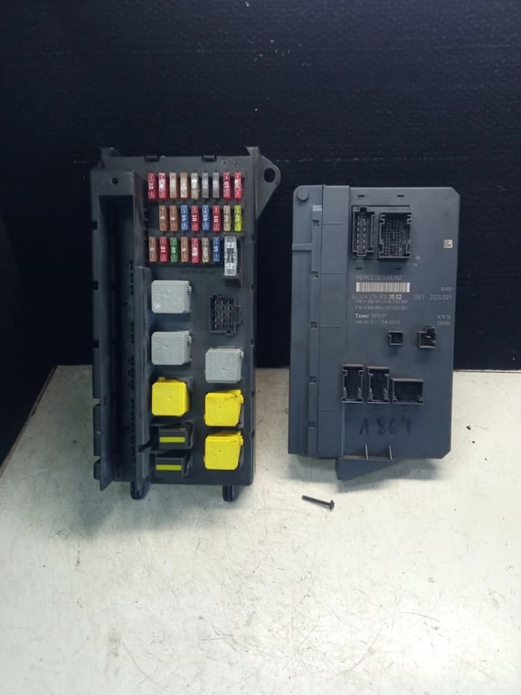A9069003502 A9065454401 fusebox & sam control module for MB