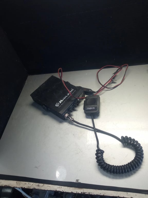 Vehichle MIDLAND ALAN 102 CB RADIO