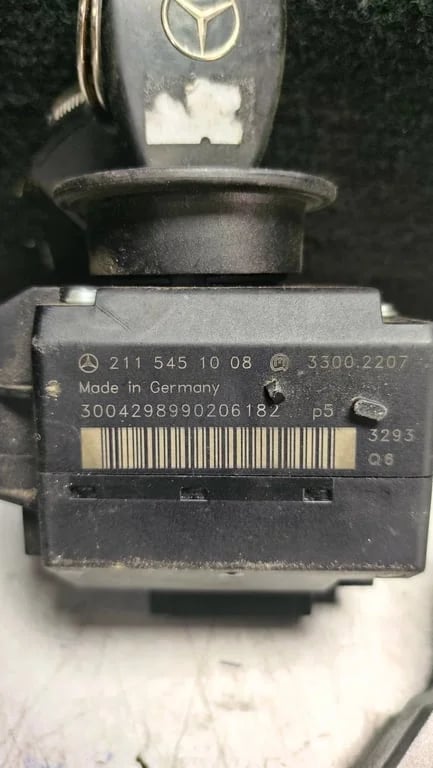 2115451008 A2034621130 IGNITION LOCK AND KEY for MB