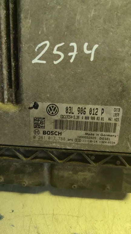 03L906012P 0281017788 ECU for VW