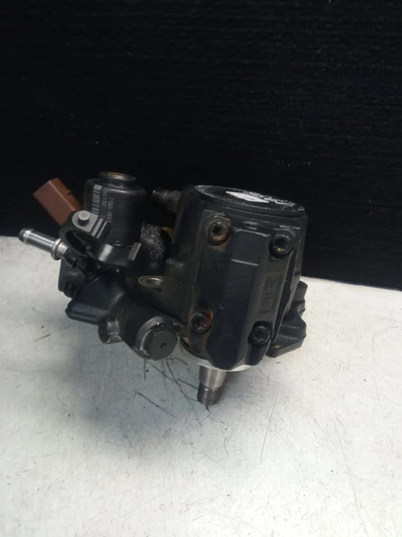 6510702001 9424L17560 7190-188A FUEL PUMP for MB