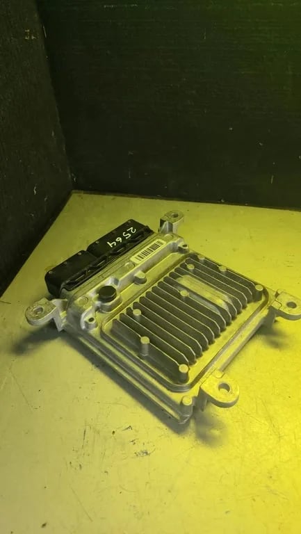 A6519007401 A6519011801 28381036 ECU for MB