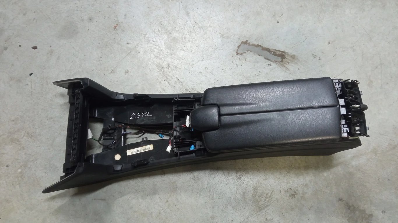 0005745021 DBAE534112 for Mercedes-Benz E  2013 Center console
