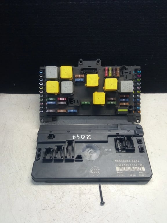 6399000700 A6395450801 FUSEBOX AND SAM CONTROL UNIT for MB