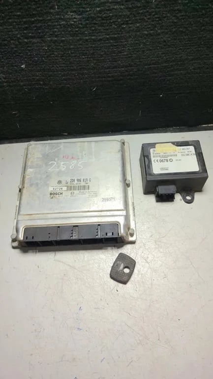2D0906019G 0281012137 2D0953257 ECU for VW