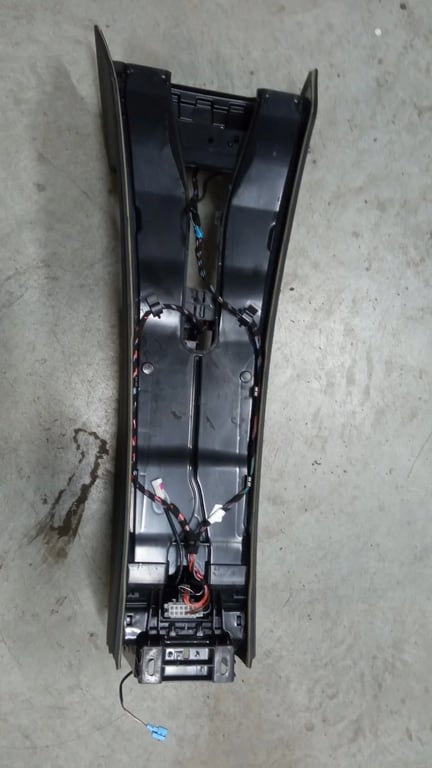 0005745021 DBAE534112 for Mercedes-Benz E  2013 Center console