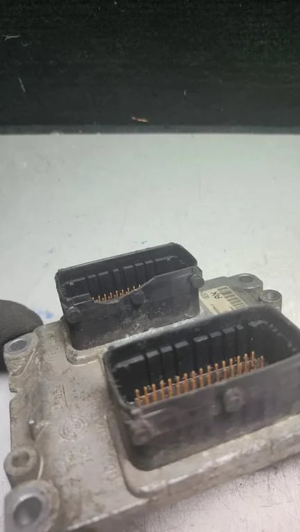 781103 0261208940 1039s28412 ECU for OPEL