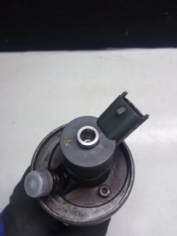 16600 DB002 0445110 FUEL INJECTOR