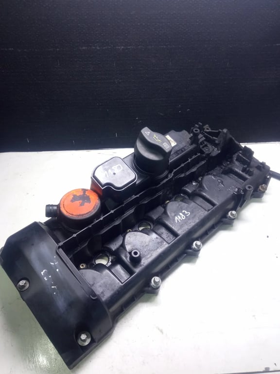 A6460101130 A6460161005 MB valve cover