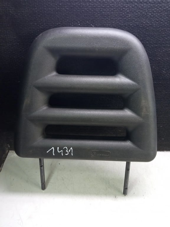 IVECO DAILY HEAD REST PASSENGER SIDE FRONT 2.3 DIESEL 2011