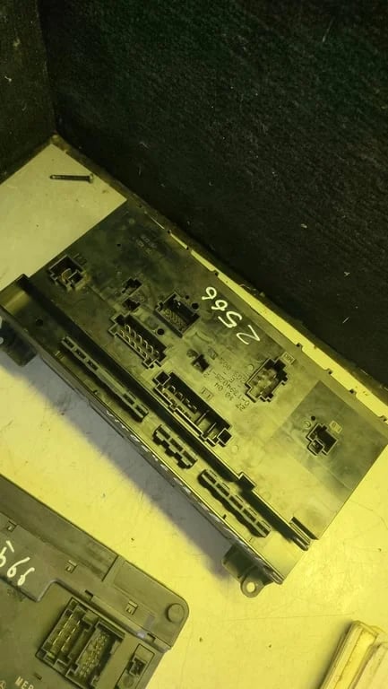 6395450301 A6395450101 FUSE BOX and SAM UNIT for MB