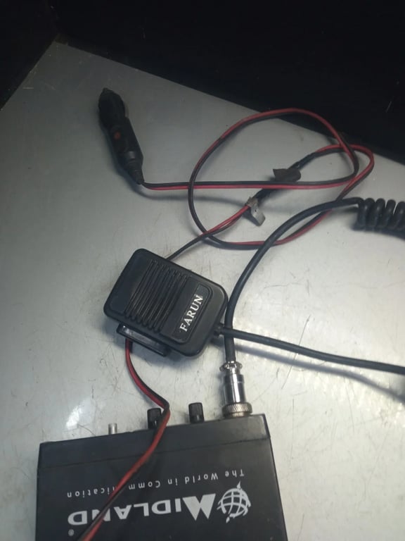 Vehichle MIDLAND ALAN 102 CB RADIO