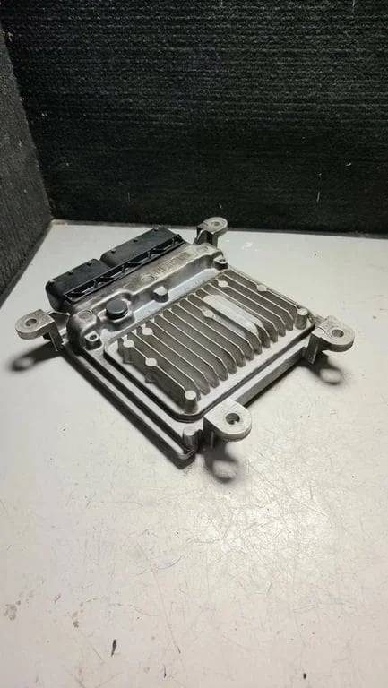 A6519005301 A6519013301 28292738 ECU for MB
