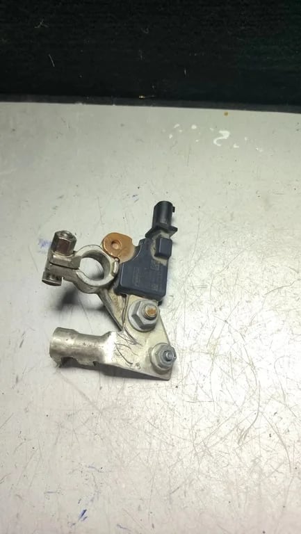 AV1T-10C652-AB FORD TRANSIT CUSTOM CLAMP BATTERIEMODUL