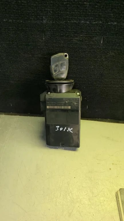 6395450508 IGNITION SWITCH WITH KEY FOR MB