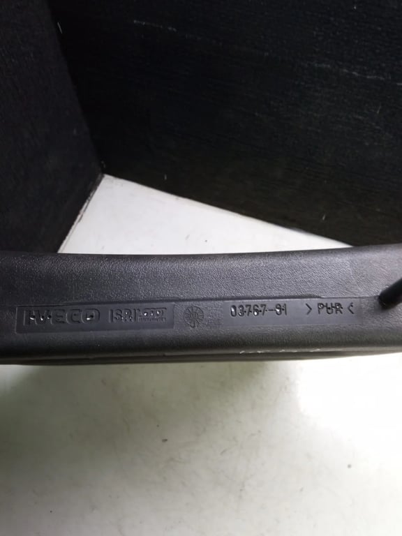 IVECO DAILY HEAD REST PASSENGER SIDE FRONT 2.3 DIESEL 2011