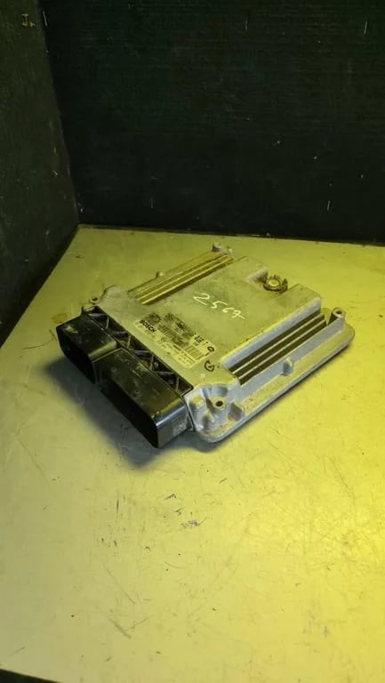 038906016T 0281012761 control module for VW T5