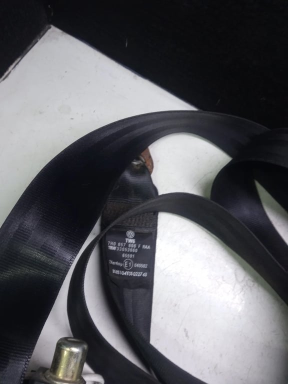 7H0857806FRAA seatbelt for VW