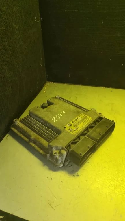03L906012P 0281017788 ECU for VW