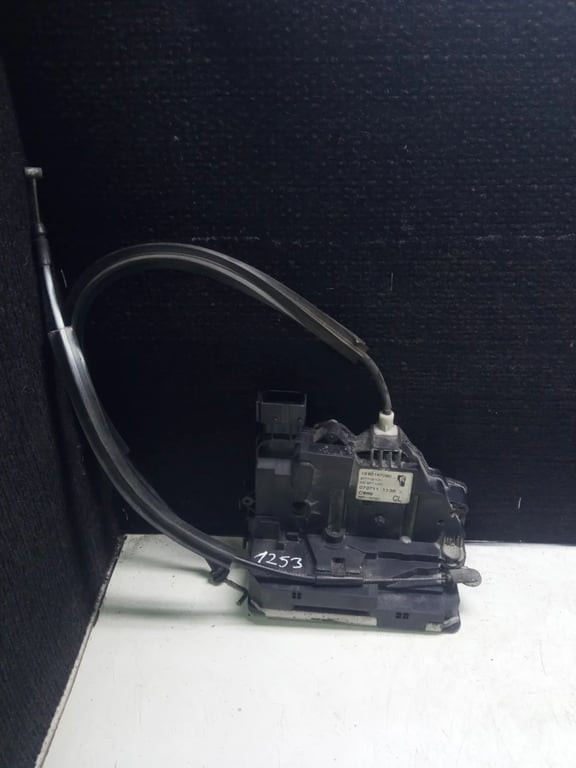 1350147080 FIAT front door lock right