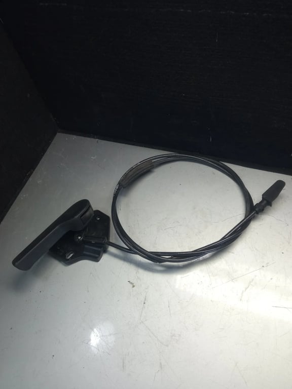7H1823633 7H1823530A 1JI823533C ENGINE RELEASE HANDLE for VW