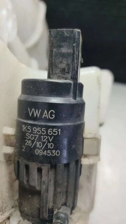7H0955453L 1K5955651 WASHER FLUID TANK for VW