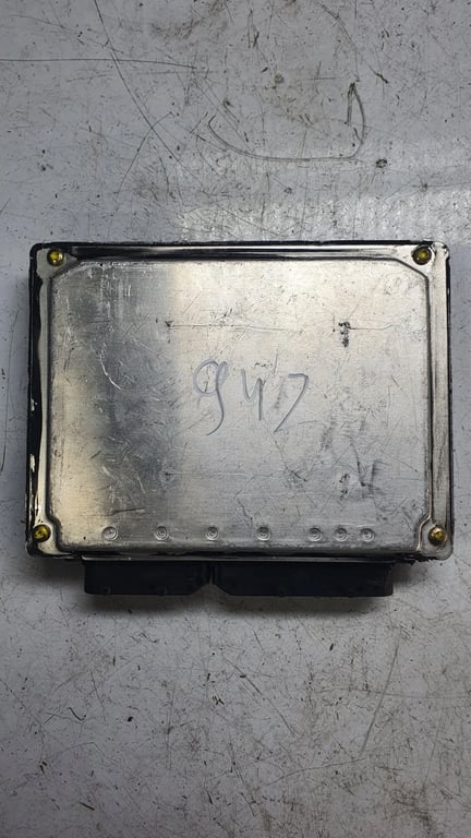 8E0909557J 0261207977 1039S01316 ECU for AUDI A4