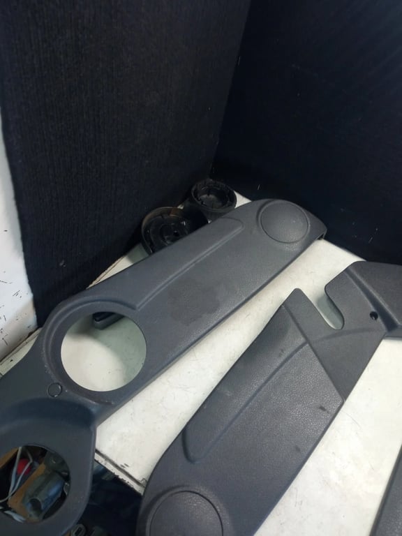A0009122923 A0009122523 A0009121823 SEAT COVER FOR MB