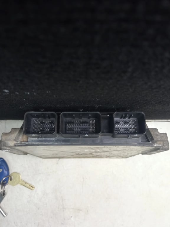 6C11-12A650-AP 9DDN ECU for FORD WITH KEY
