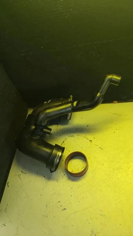 A6120160781 A6120940808 Turbo air intake inlet pipe/hose FOR MB ML 2.7