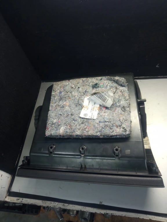7H5858721A glove compartment for VW