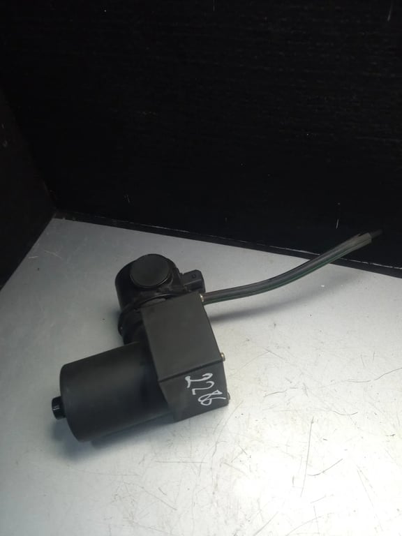 443862257A VACUUM PUMP for VW