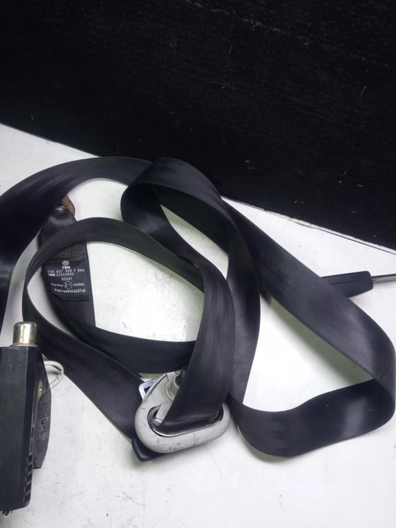 7H0857806FRAA seatbelt for VW