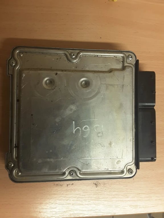 Audi ECU Motorsteuergerät 0281012246 8E090741AJ 8E0910401E