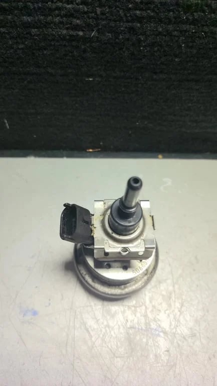 A0004901013 01694834031 11191004 FUEL INJECTOR for MB