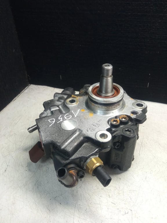 6510702001 9424L17560 7190-188A FUEL PUMP for MB