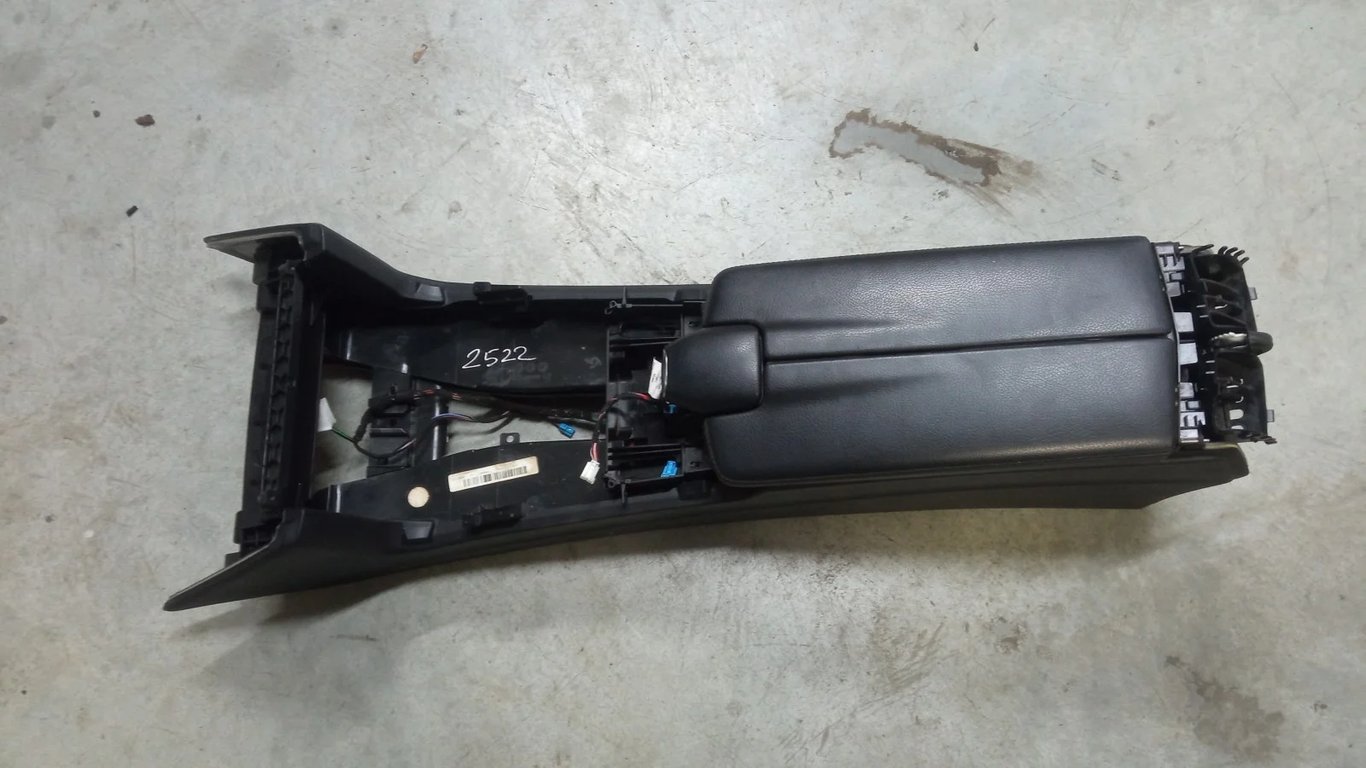 0005745021 DBAE534112 for Mercedes-Benz E  2013 Center console