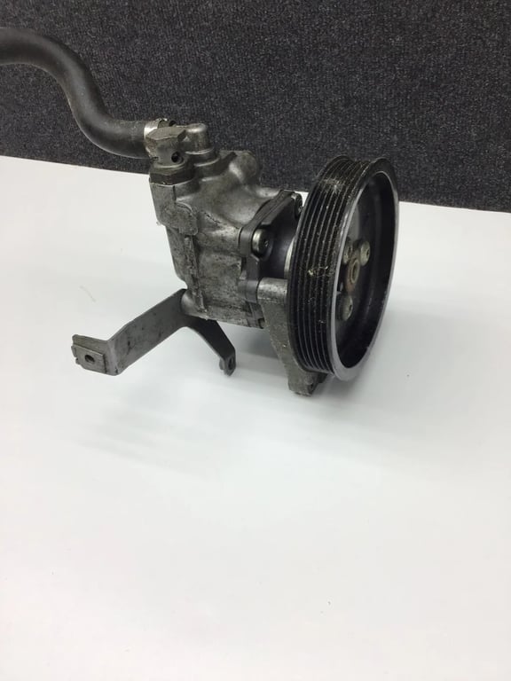 BMW E60 power steering wheel pump 677469803 -  SYS-MNKG33VT-YAB0