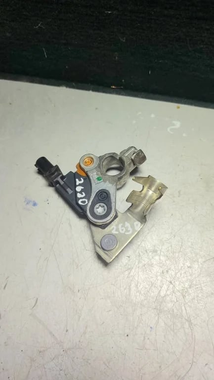 AV1T-10C652-AB FORD TRANSIT CUSTOM CLAMP BATTERIEMODUL