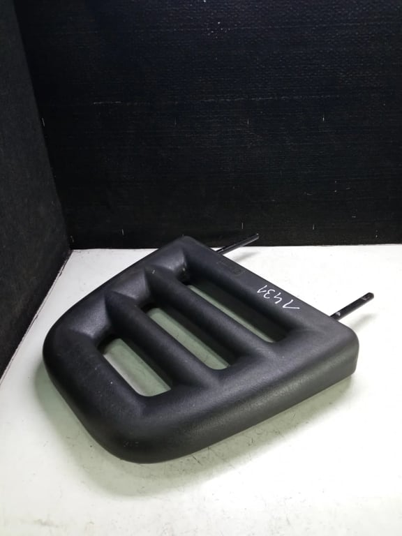 IVECO DAILY HEAD REST PASSENGER SIDE FRONT 2.3 DIESEL 2011