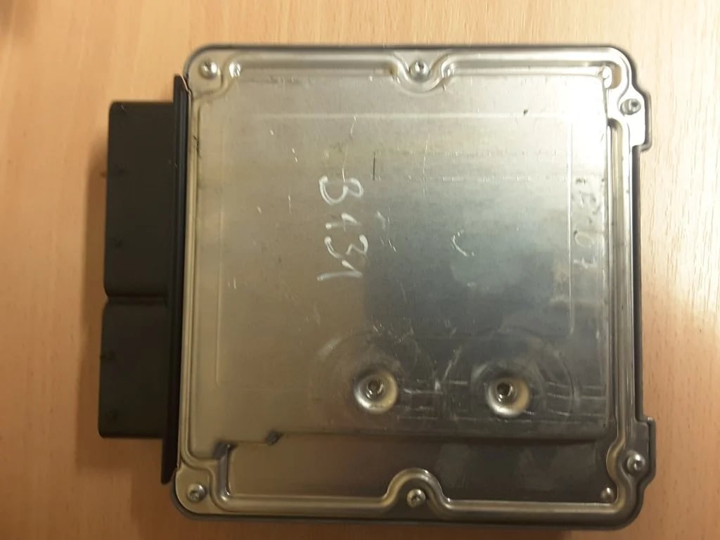 VW T5 ECU MOTORSTEUERGERÄT 0281011266 070906016J