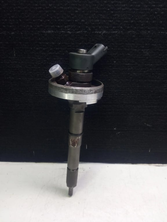 16600 DB002 0445110 FUEL INJECTOR