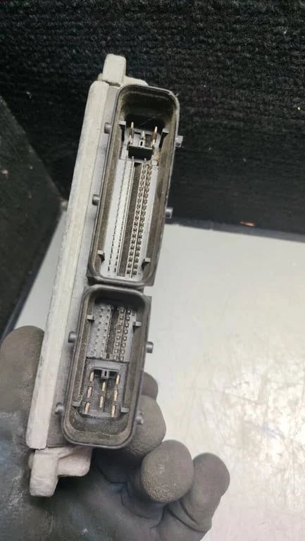 036906034DR 42YV28T9D ECU for VW