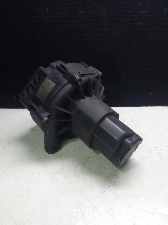 A0001403785 0580000011 MB secondary air Pump