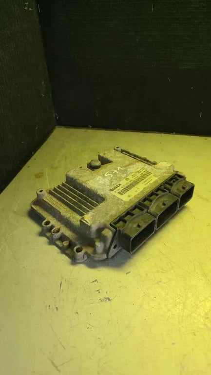 0281013363 8200635663 ECU for RENAULT 2.5