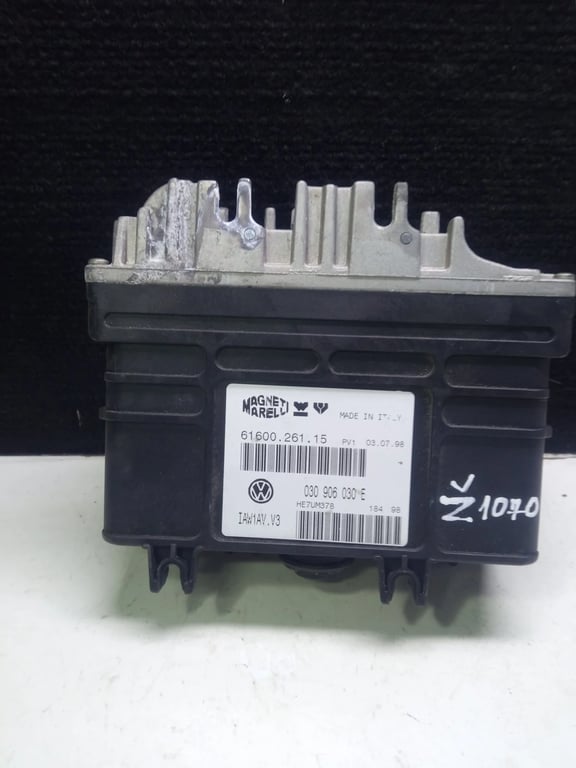 030906030E HE7UM378 VW ECU
