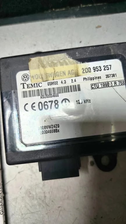 2D0906019G 0281012137 2D0953257 ECU for VW